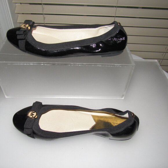 Michael Michael Kors Patent Leather Ballet MK Logo Bow Black Flats Size 9 - Picture 2 of 6